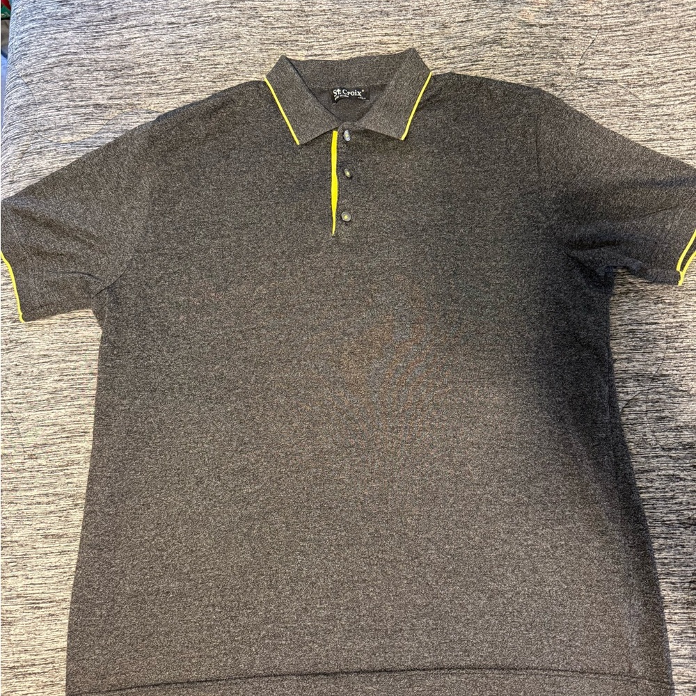 St. Croix Knits Men's Polo Shirt XL
Black and Yellow, Short Sleeve, Vintage, USA